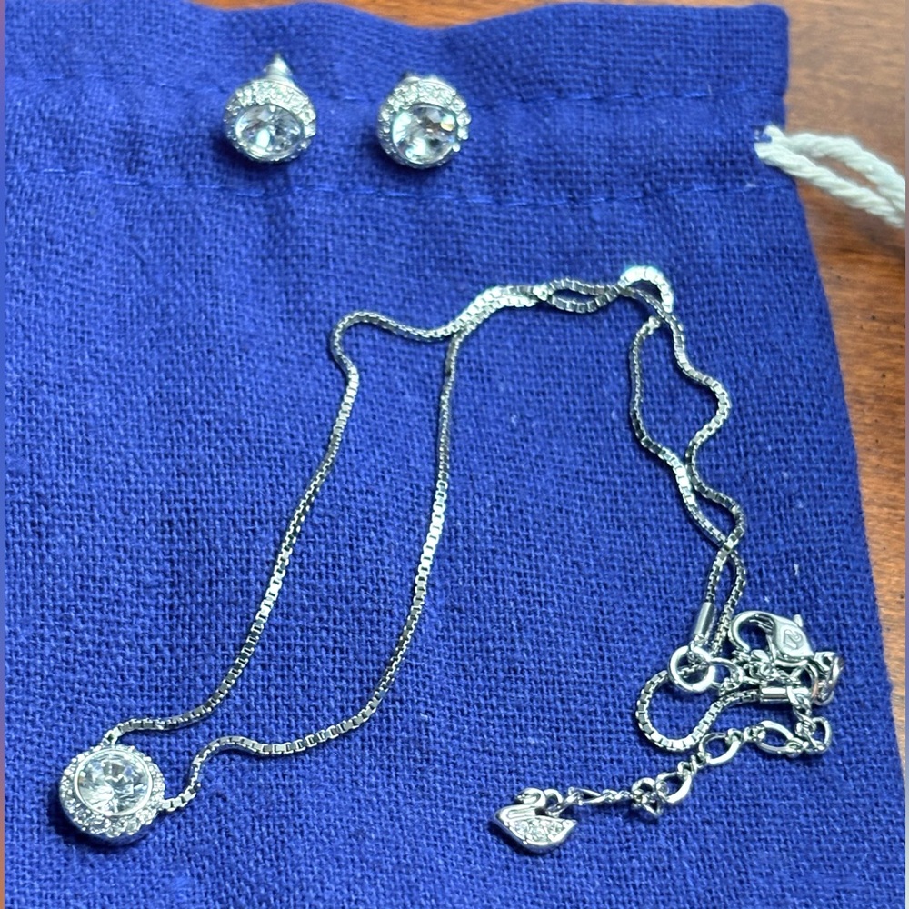 Swarovski Angelic Set Pendant Necklace and Stud Earrings
